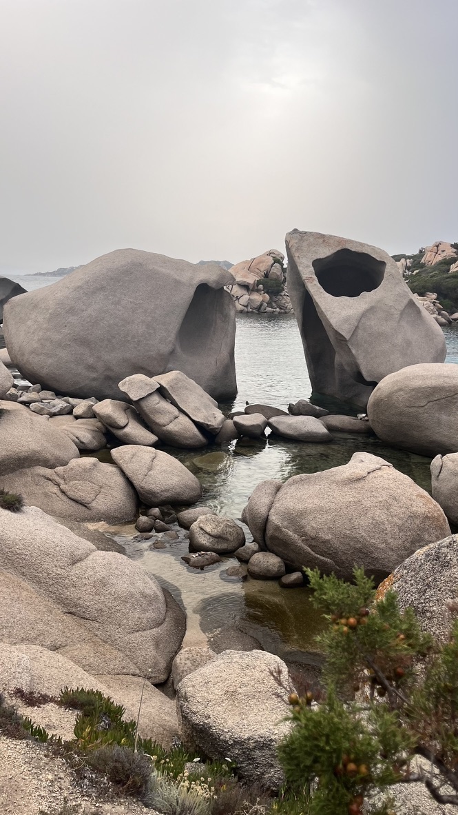 Recuerdo de La cala al norte de Cerdeña en frente de la isla de la Madalena